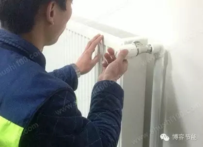 調節暖氣閥門(mén)